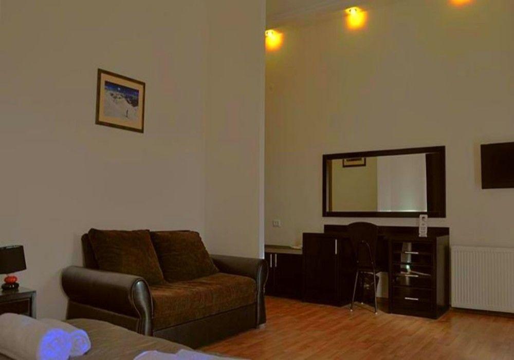 Gold Star Hotel Τυφλίδα Εξωτερικό φωτογραφία