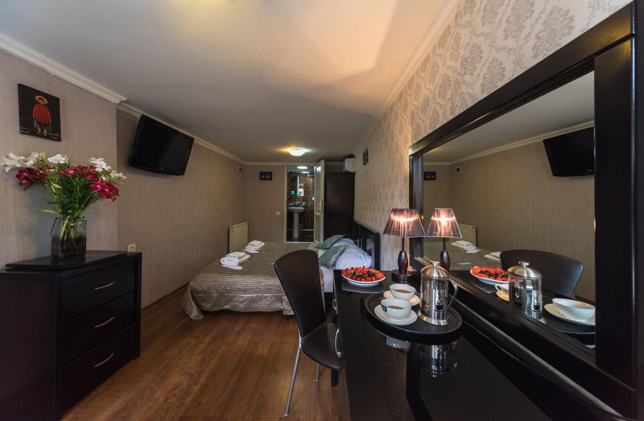 Gold Star Hotel Τυφλίδα Εξωτερικό φωτογραφία