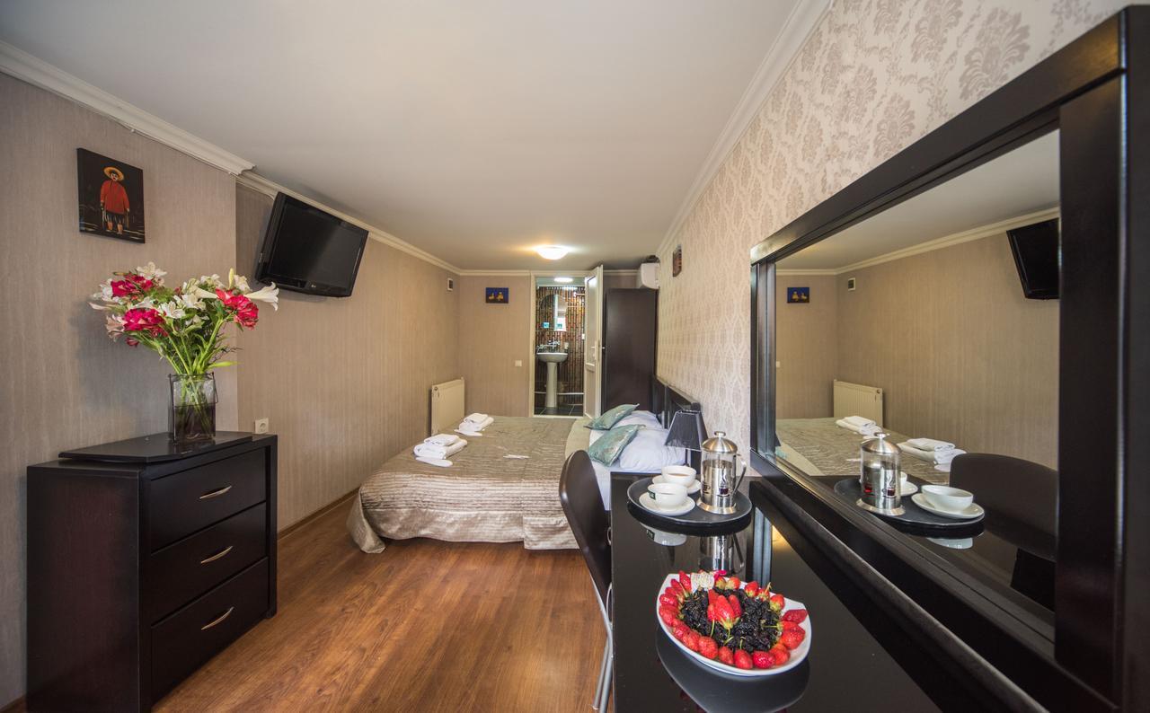 Gold Star Hotel Τυφλίδα Εξωτερικό φωτογραφία